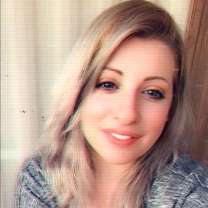 Meet your Posher, Alicia